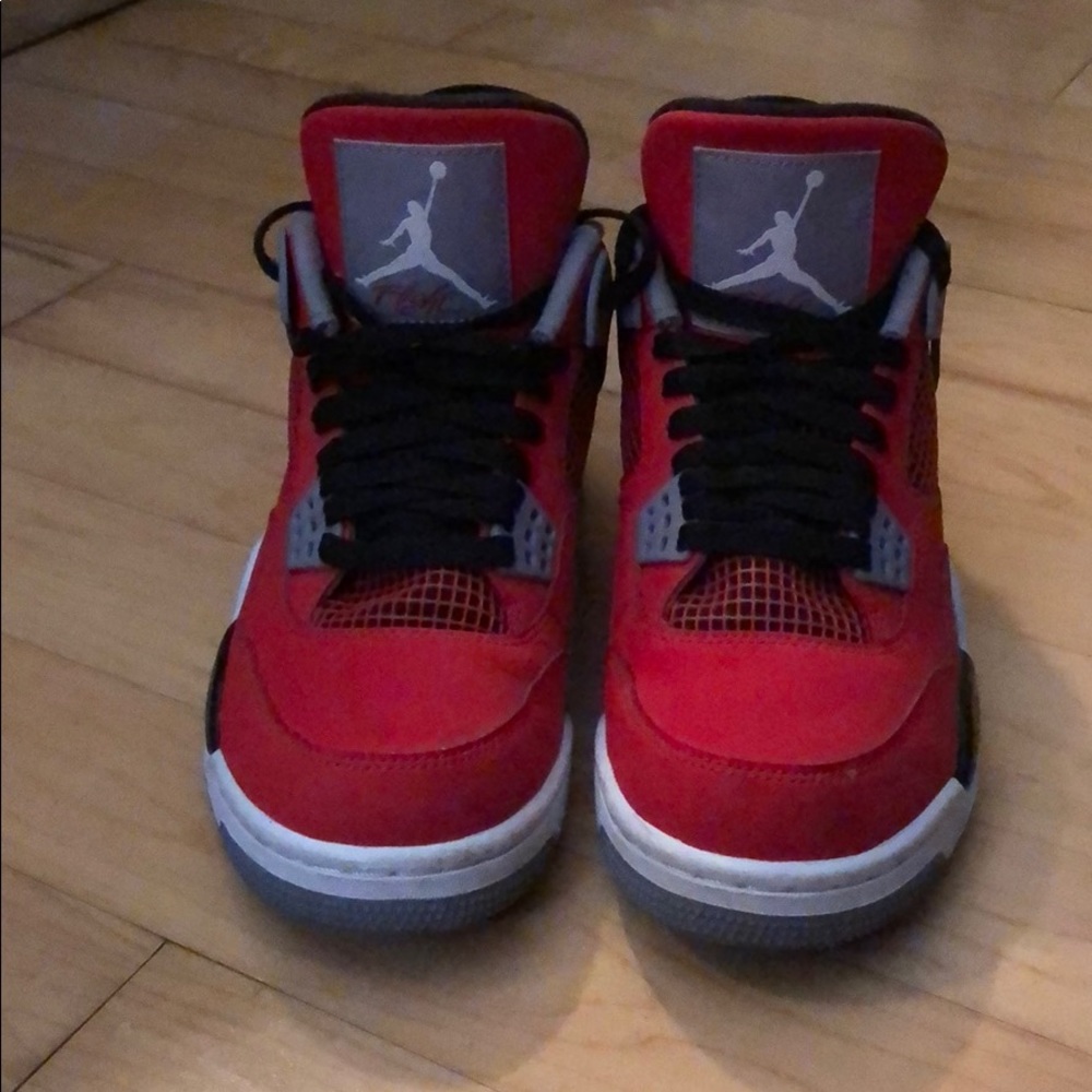 Jordan Retro 4 (Toro) Mens size US 7.5